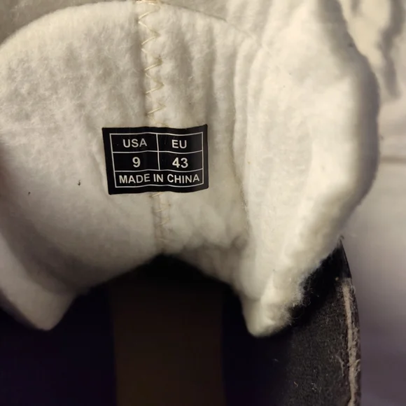 ccm 1092 tracks Adult Size 9 Ice Skates - Picture 13 of 14